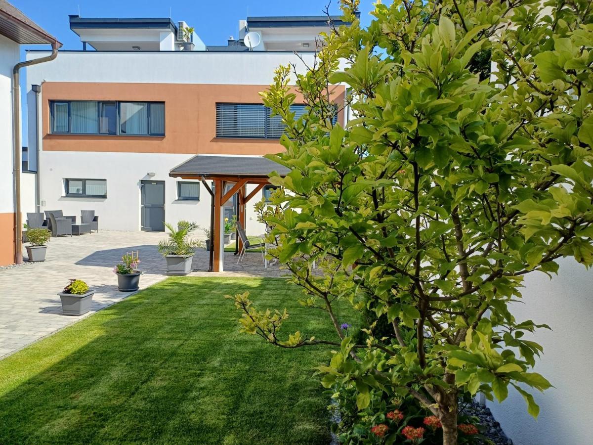 Penthouse Griemann 1 Mit Infrarotkabine Und Eigener Dachterrasse Fuer Max 4 Personen Illmitz Exterior foto